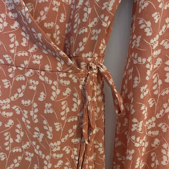 Mauve floral wrap dress - Picture 5 of 9